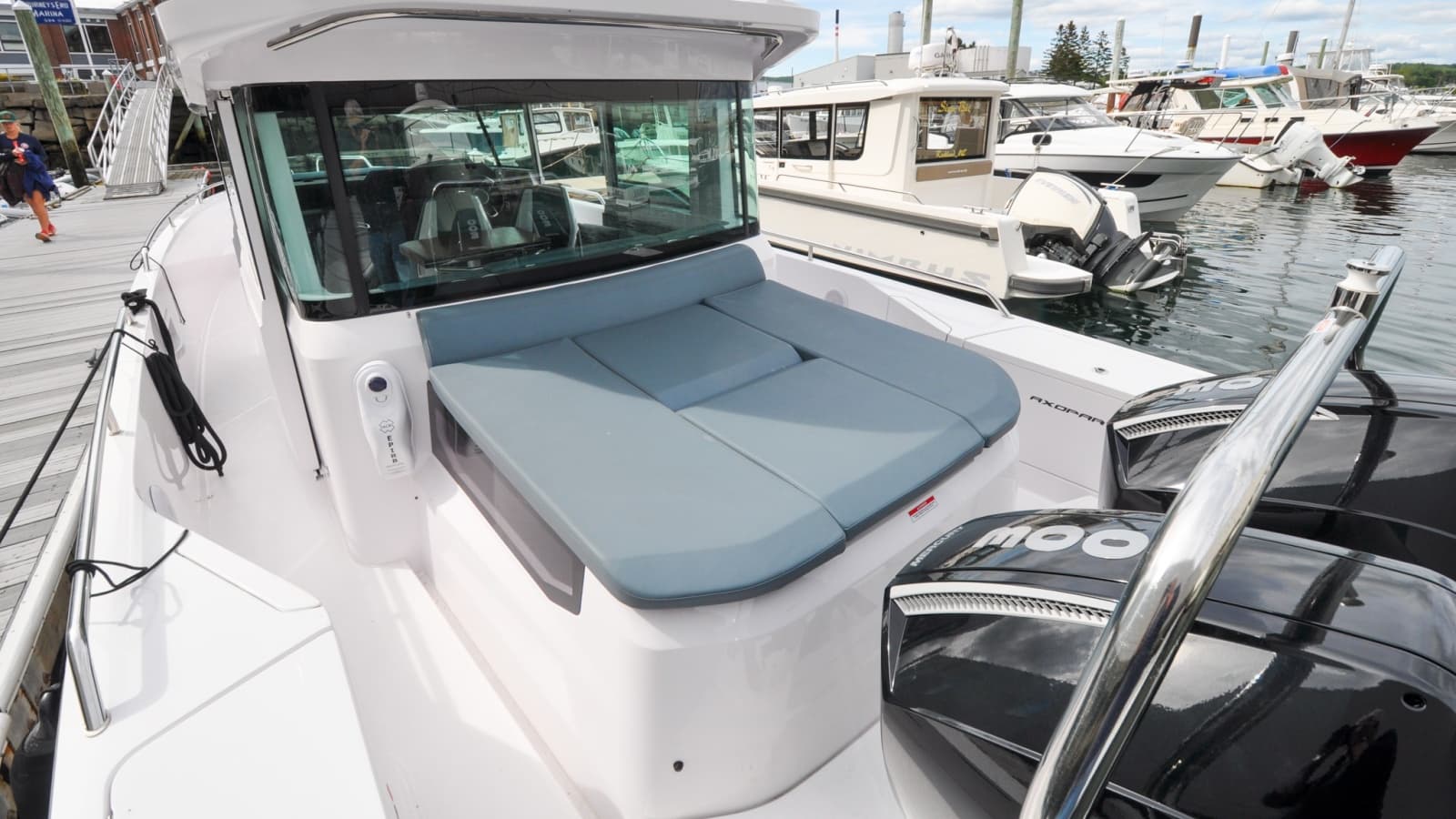 2022 Axopar 37XC - Photo 11