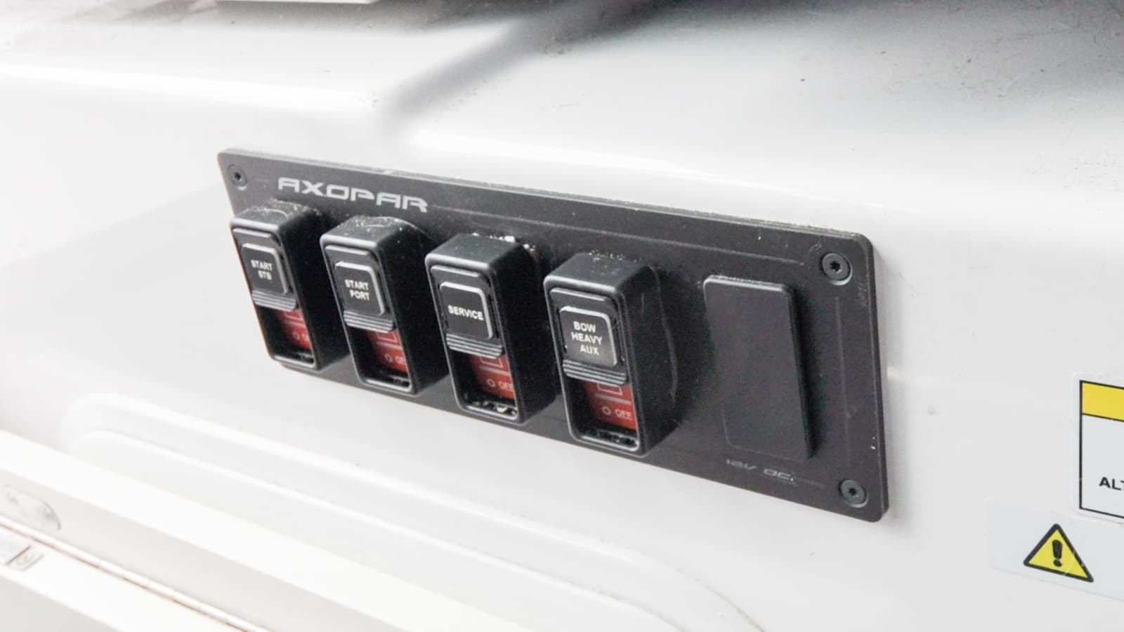 2022 Axopar 37XC - Photo 58