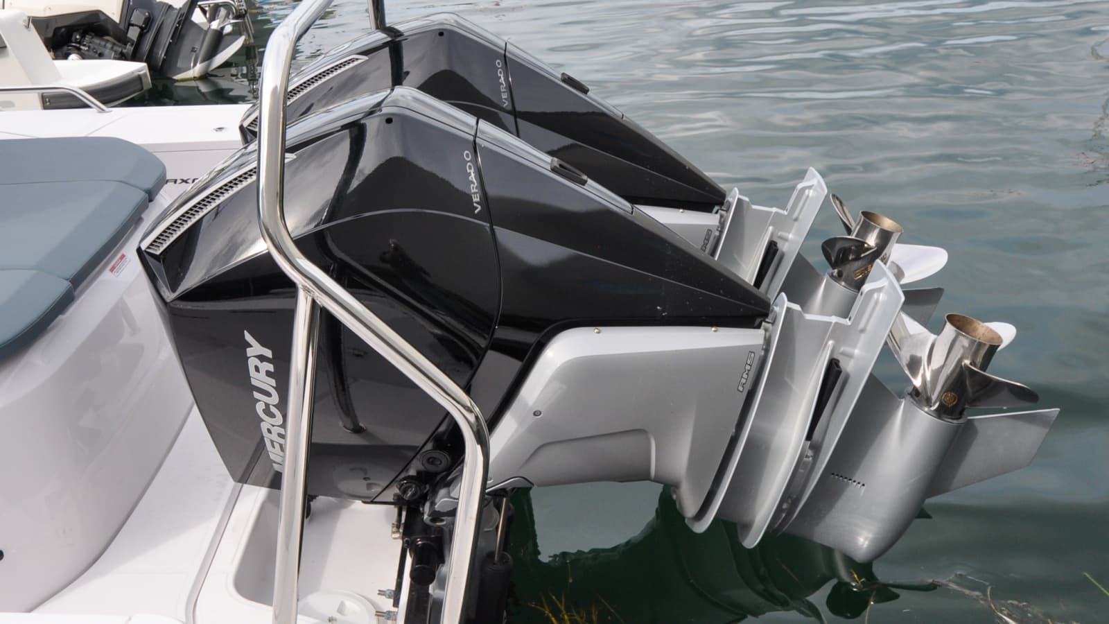 2022 Axopar 37XC - Photo 8