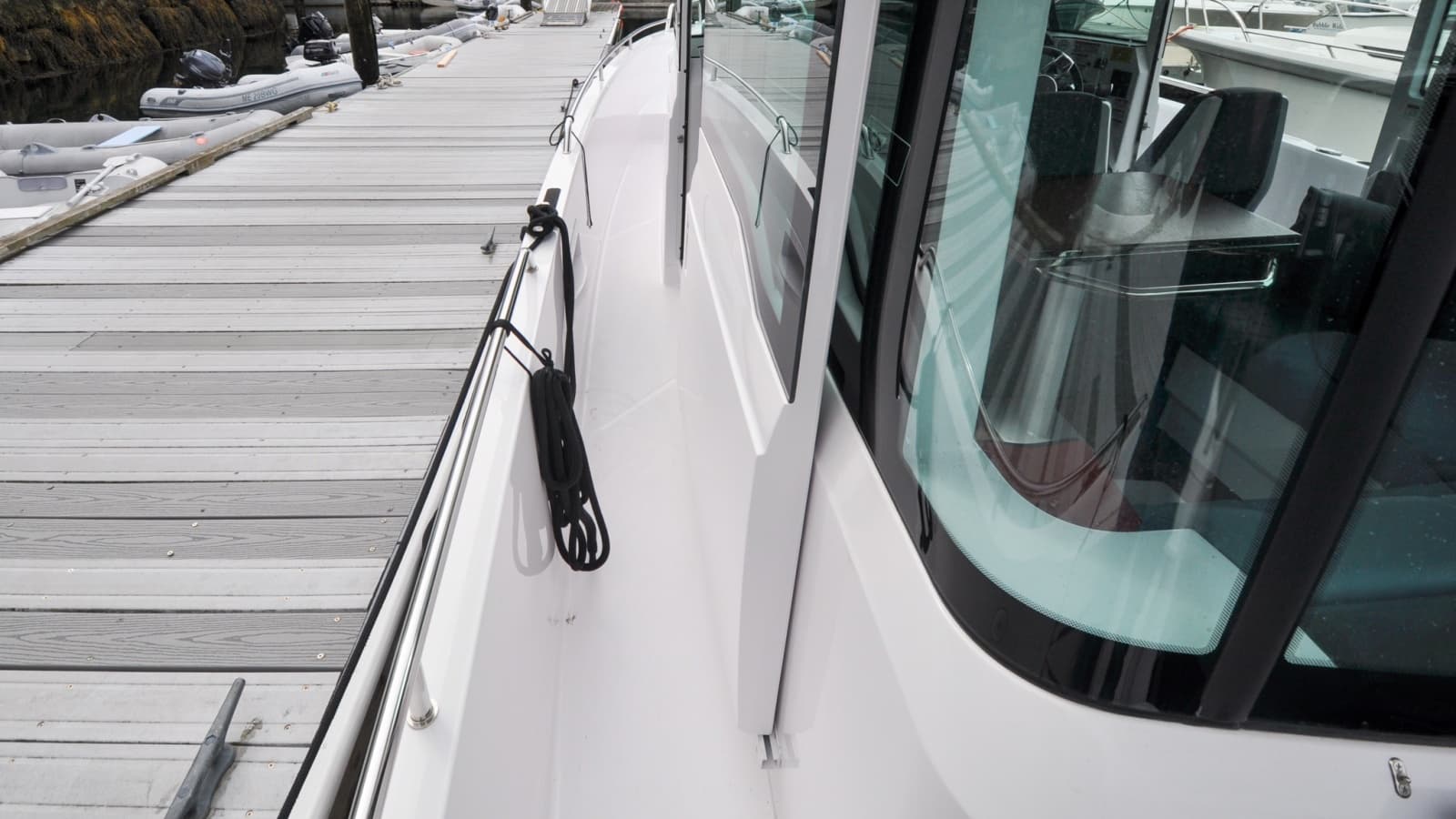 2022 Axopar 37XC - Photo 17