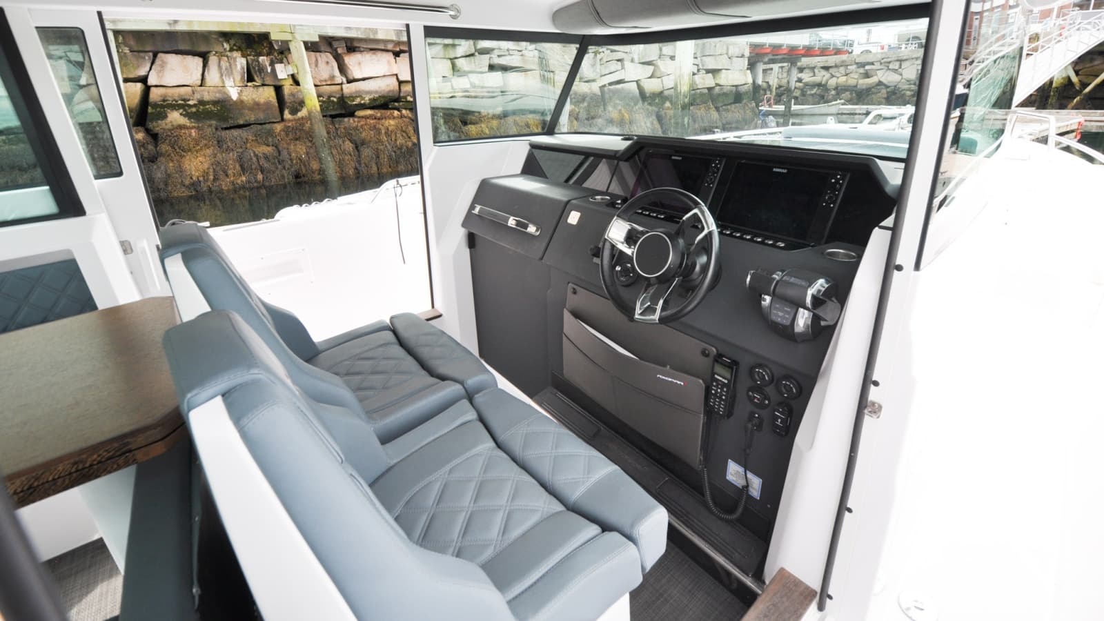 2022 Axopar 37XC - Photo 39
