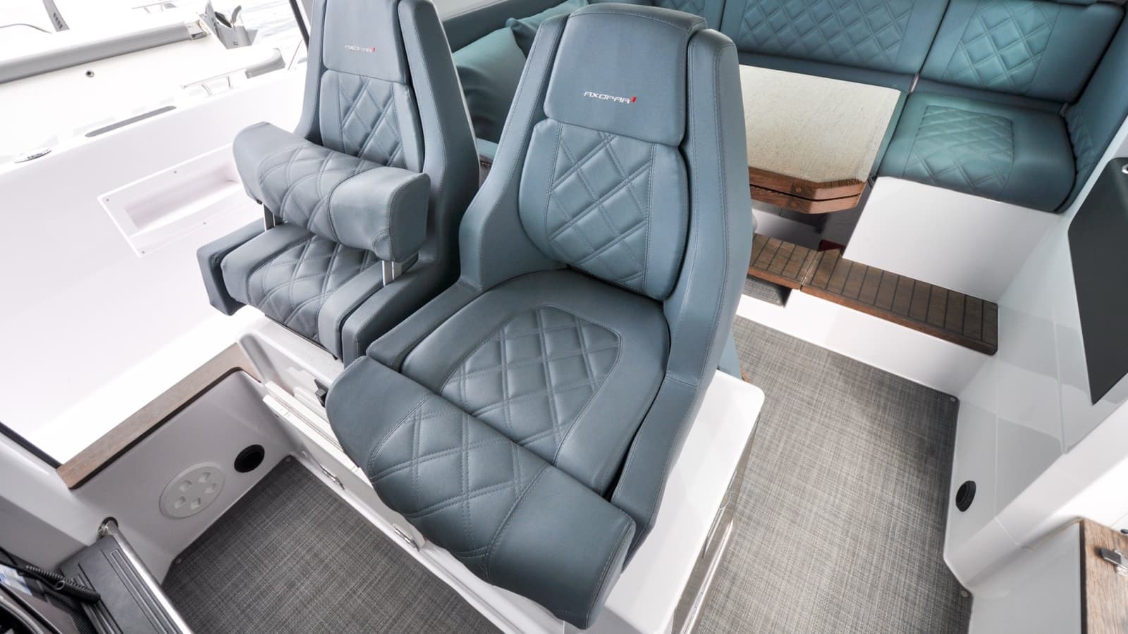2022 Axopar 37XC - Photo 56