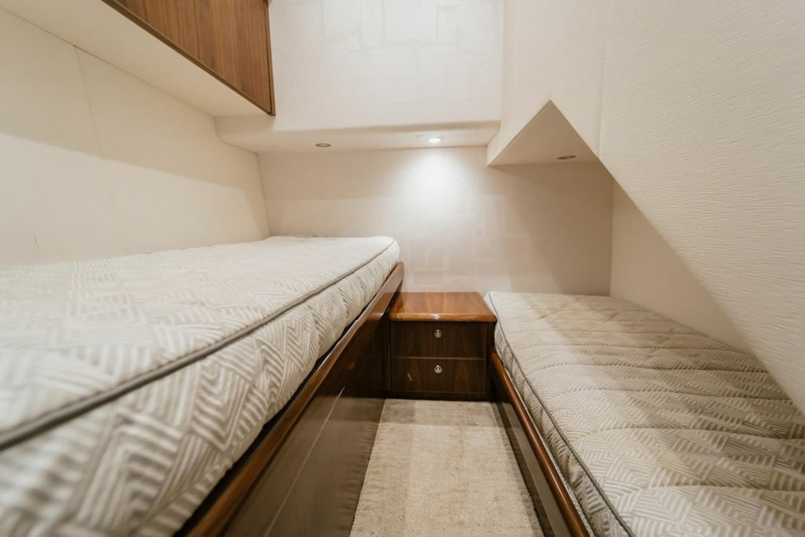 2021 Viking 58 Convertible - Photo 17