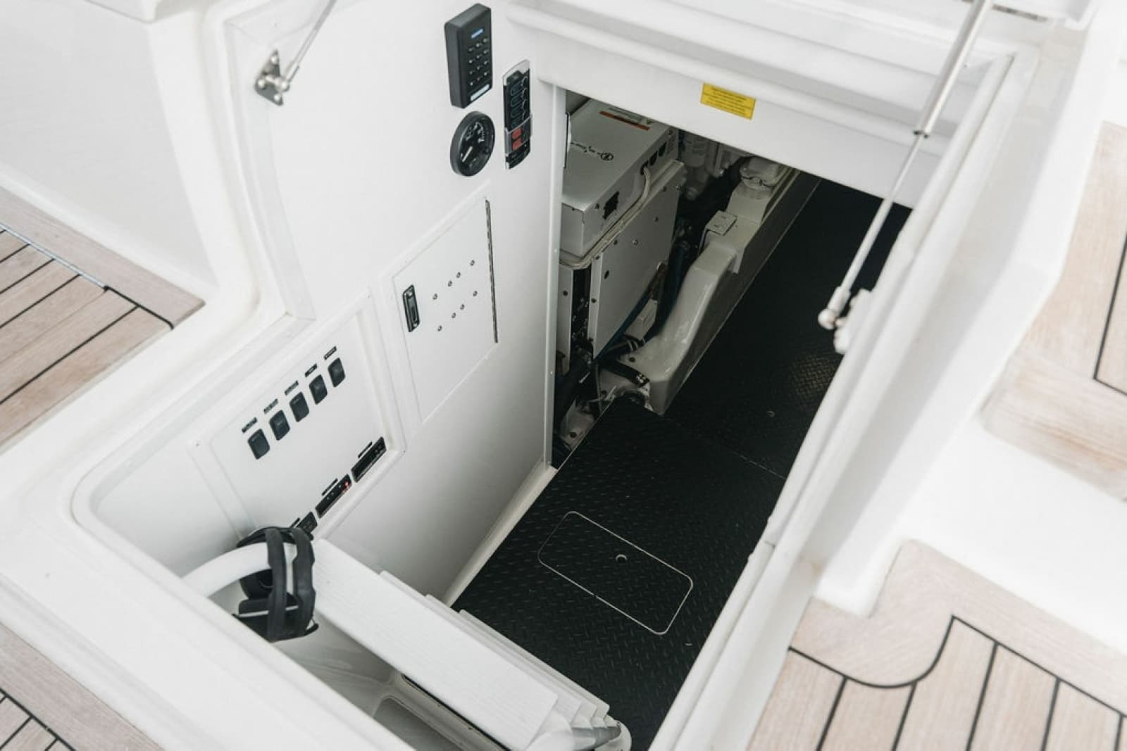 2021 Viking 58 Convertible - Photo 26