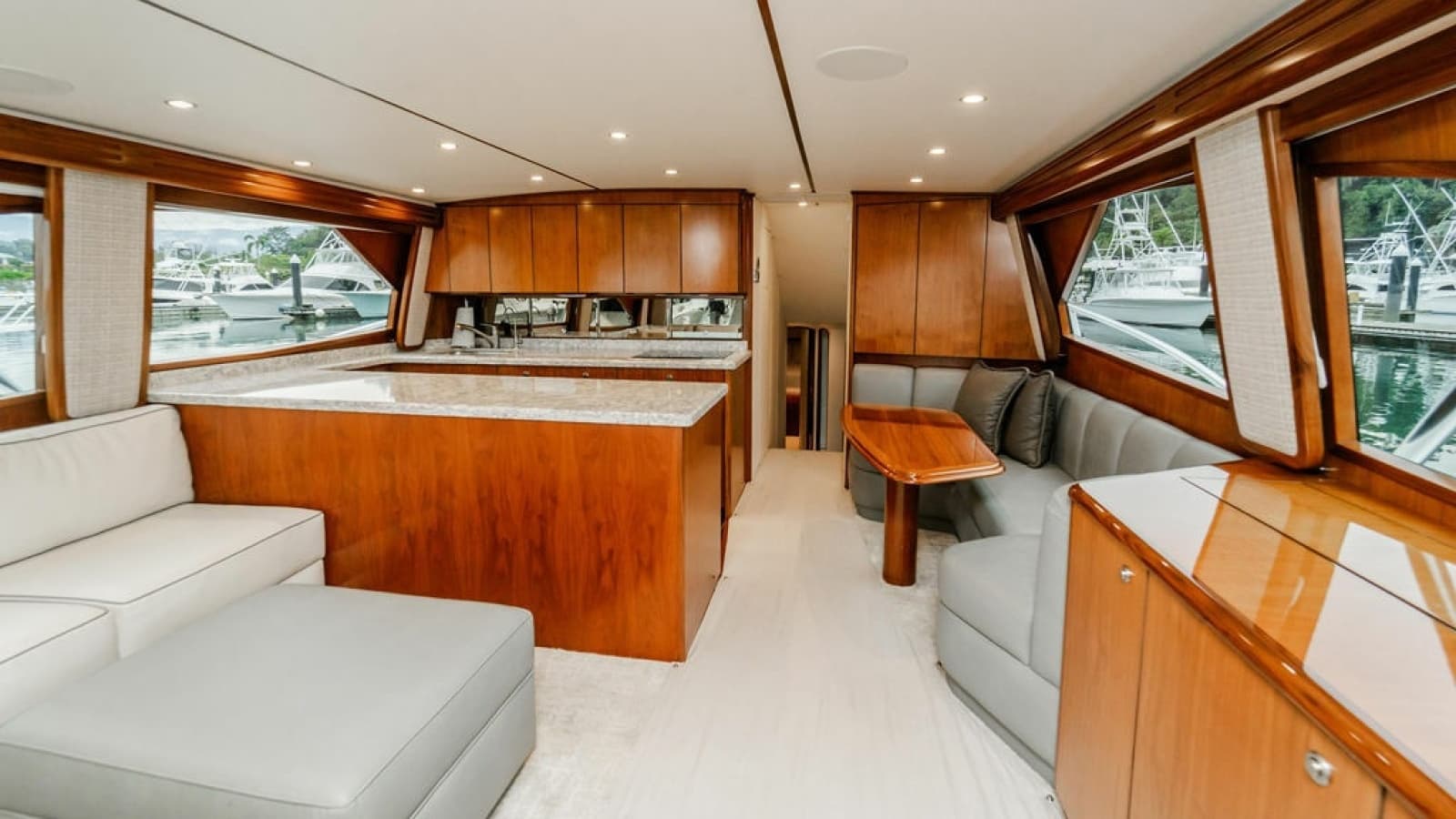 2021 Viking 58 Convertible - Photo 2