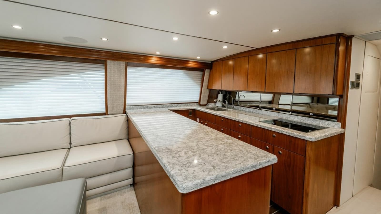 2021 Viking 58 Convertible - Photo 5