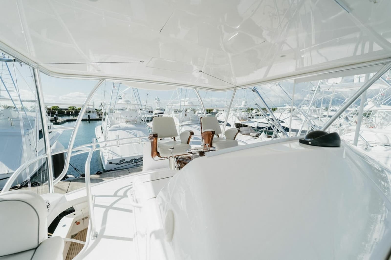 2021 Viking 58 Convertible - Photo 21