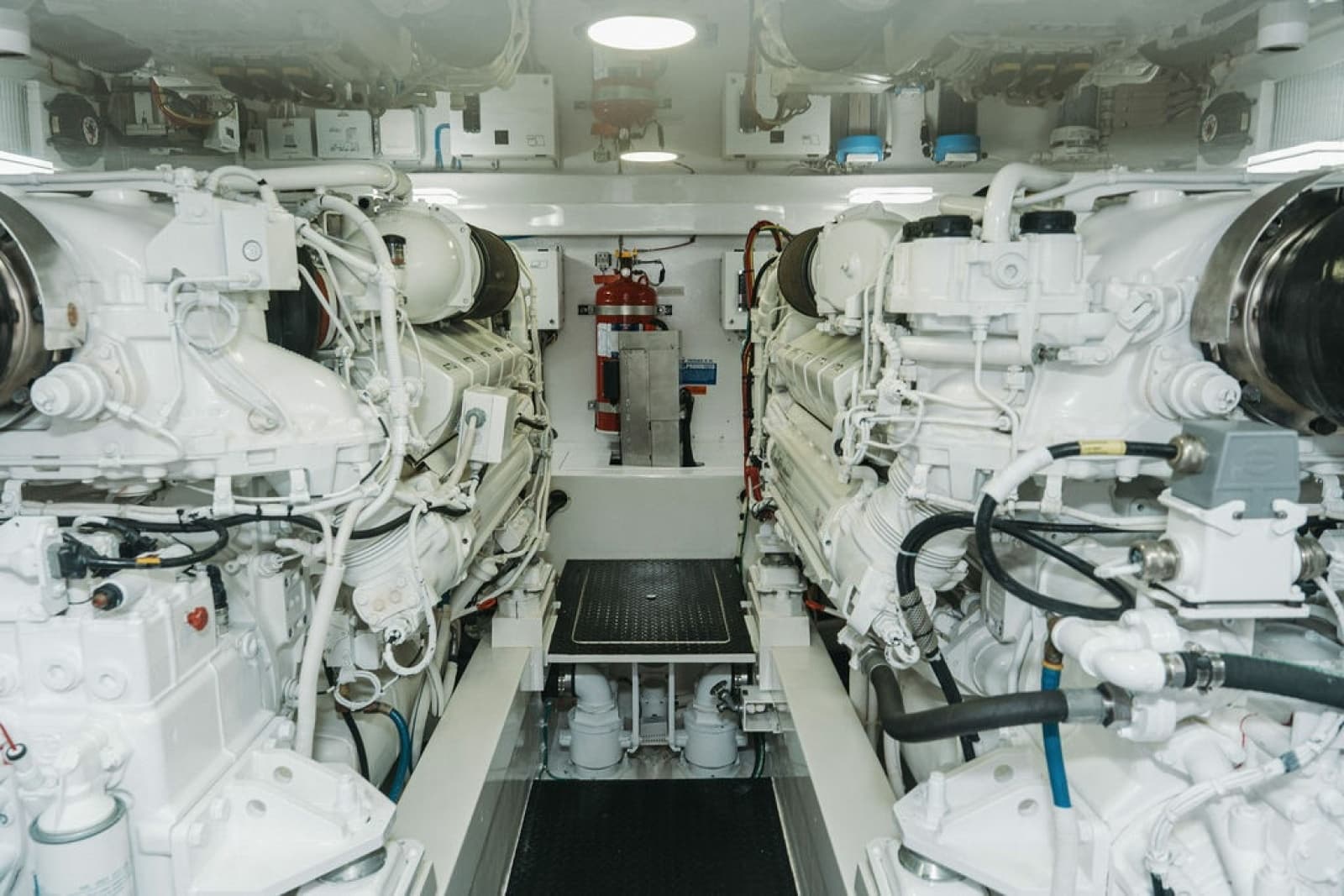 2021 Viking 58 Convertible - Photo 28
