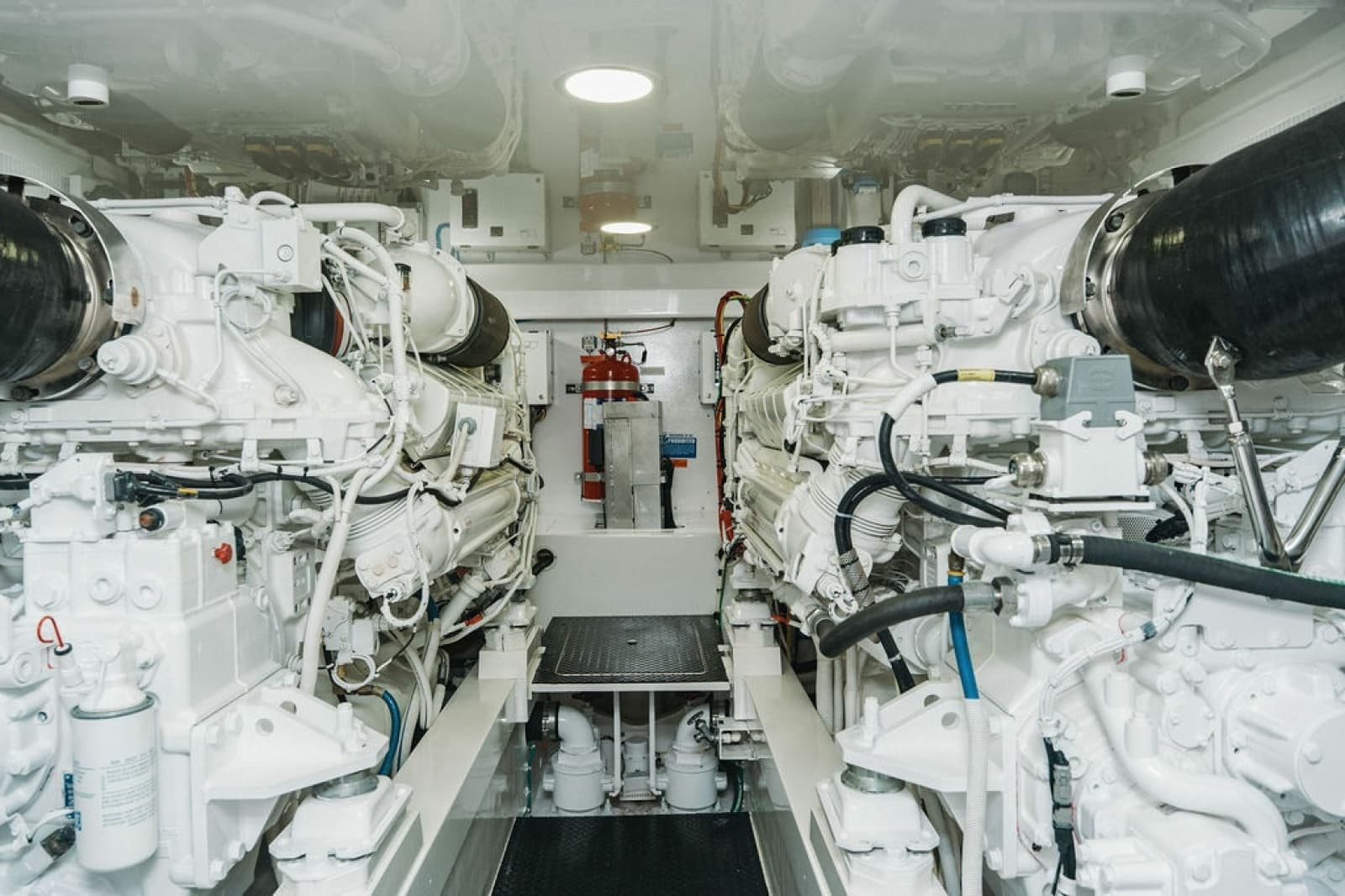 2021 Viking 58 Convertible - Photo 27