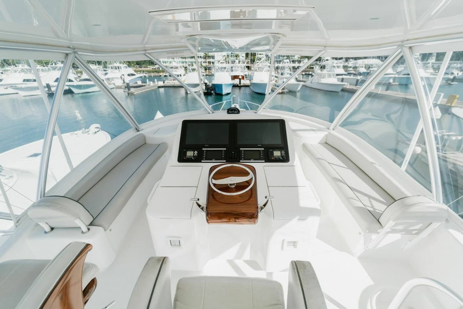 2021 Viking 58 Convertible - Photo 20