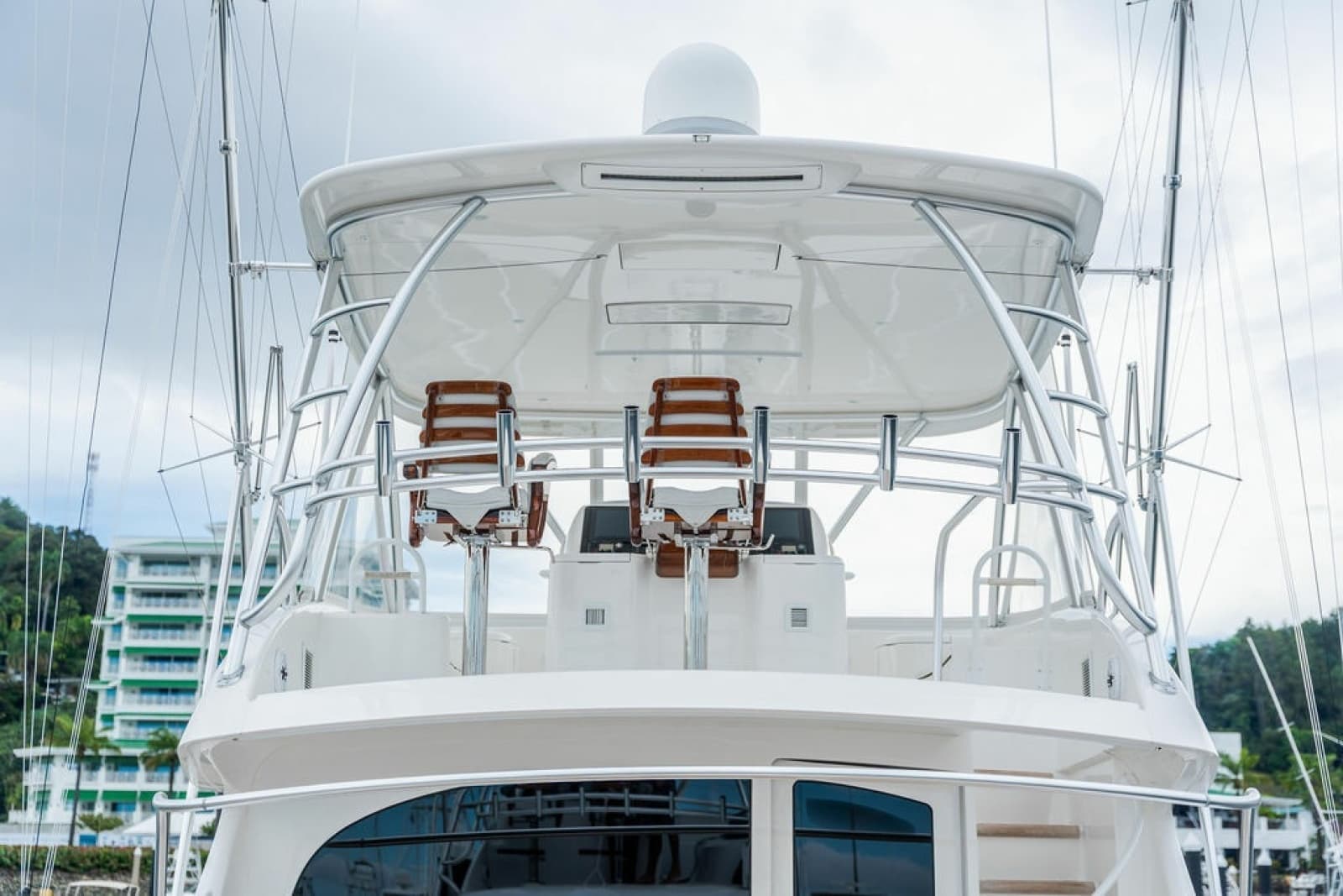 2021 Viking 58 Convertible - Photo 23