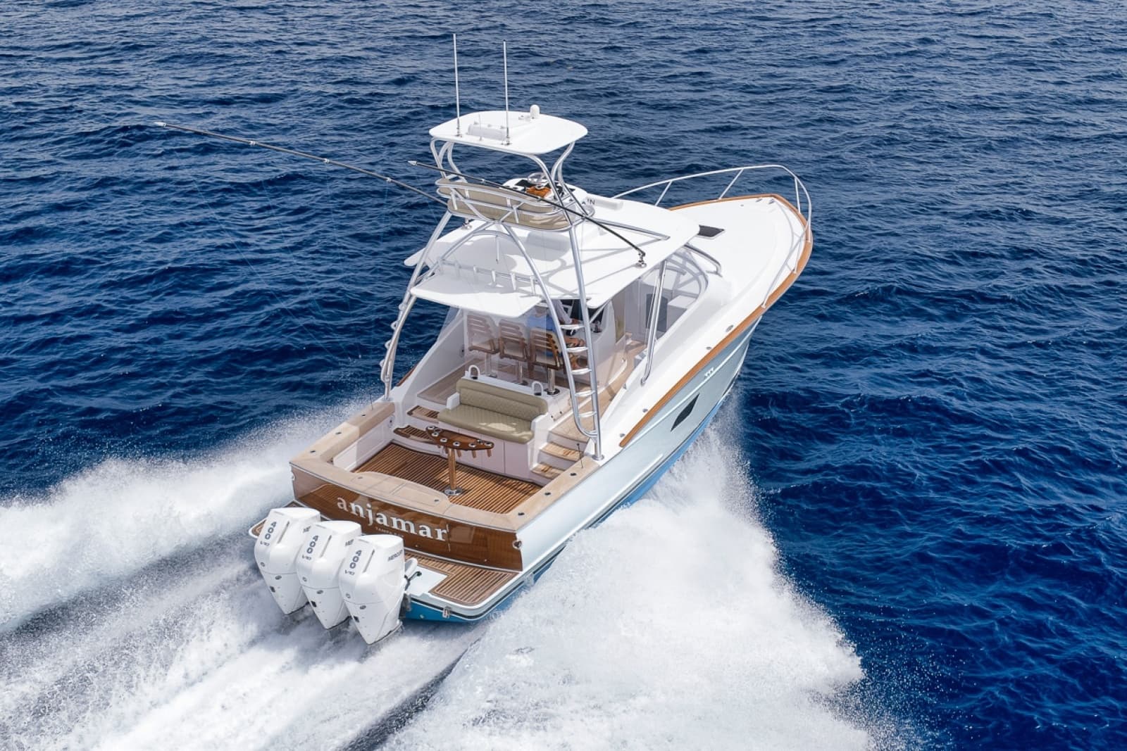 2024 Custom Carolina 40 Express - Photo 6