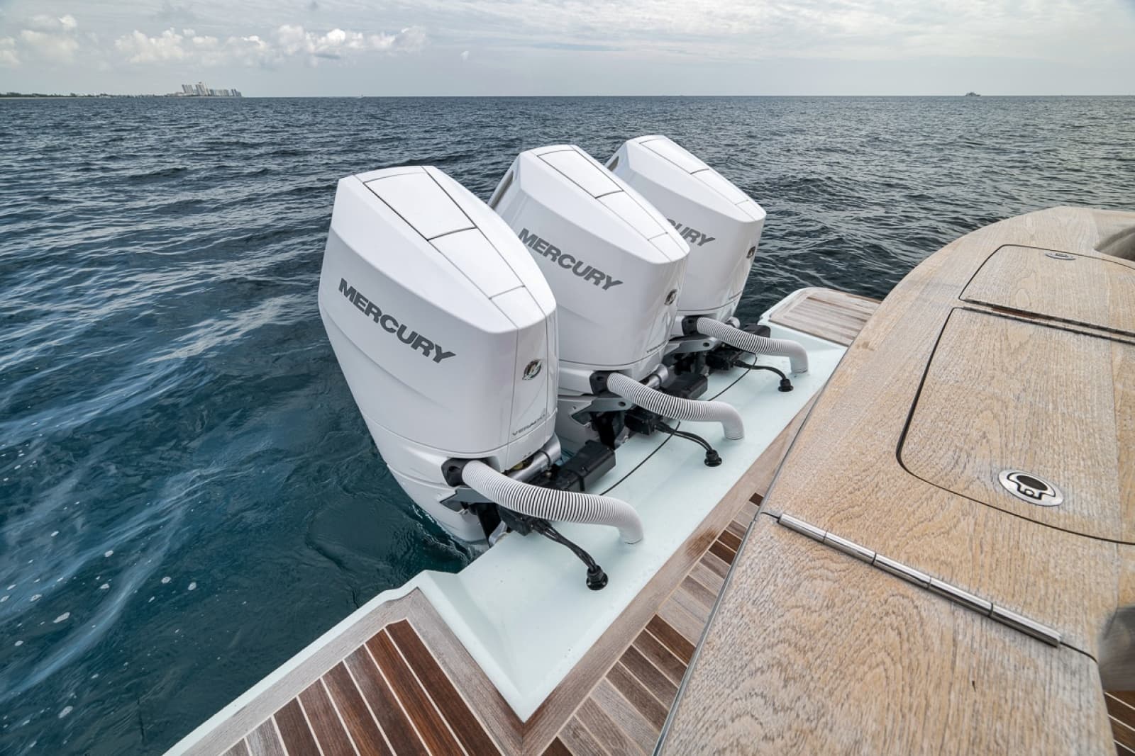 2024 Custom Carolina 40 Express - Photo 63