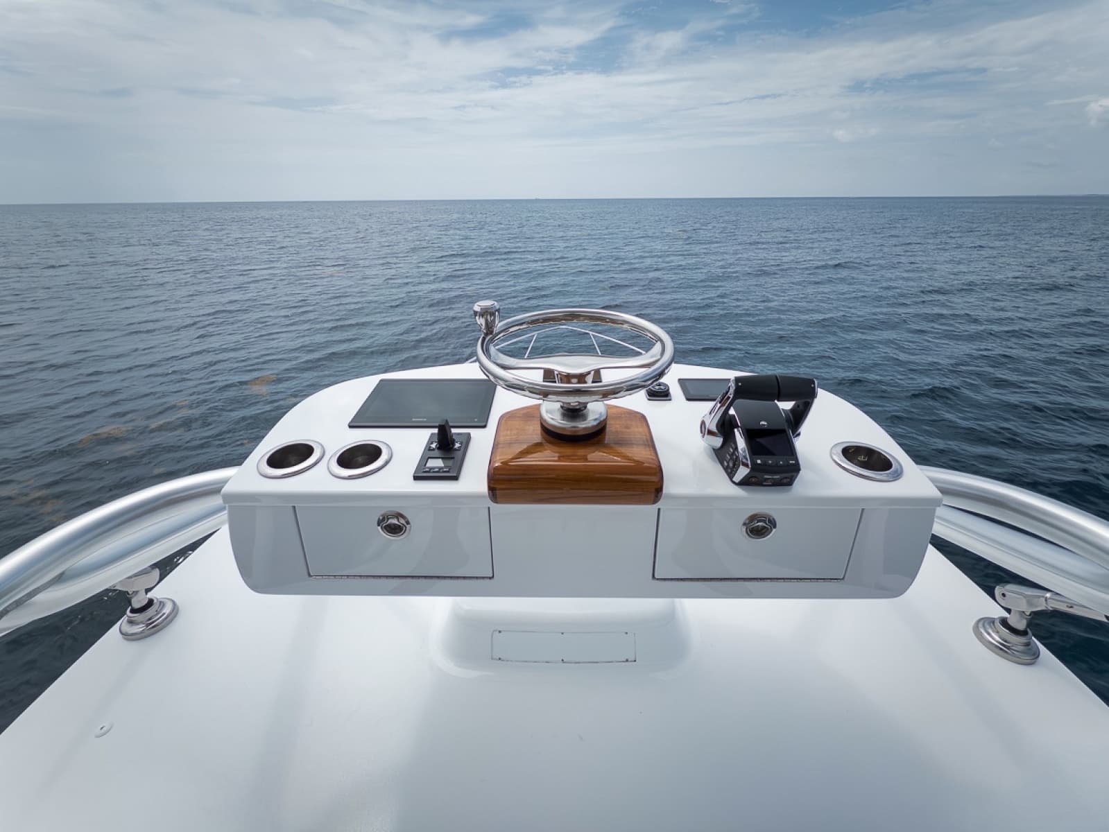 2024 Custom Carolina 40 Express - Photo 15