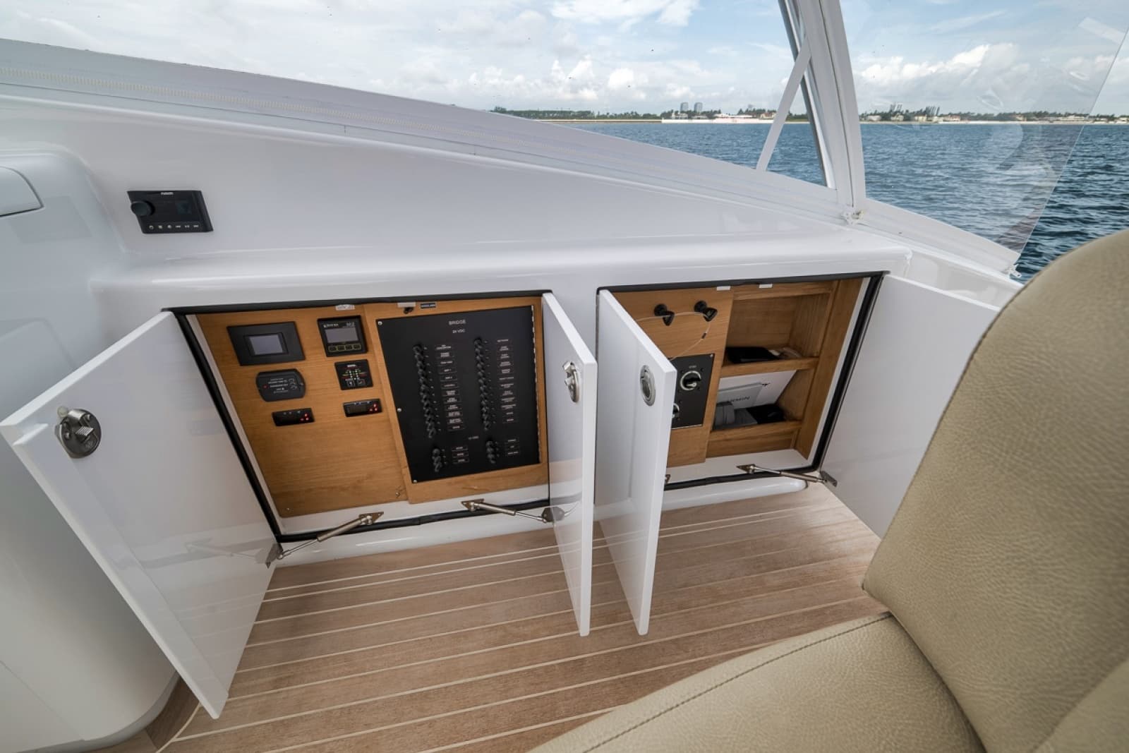 2024 Custom Carolina 40 Express - Photo 30