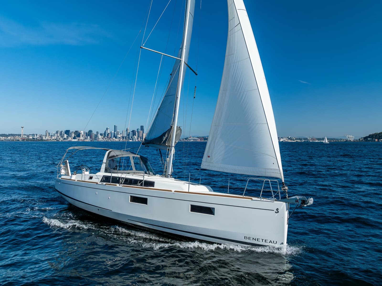 2021 Beneteau Oceanis 38.1 - Photo 12