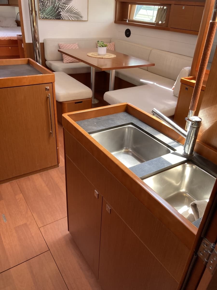2018 Beneteau Oceanis 48 - Photo 41