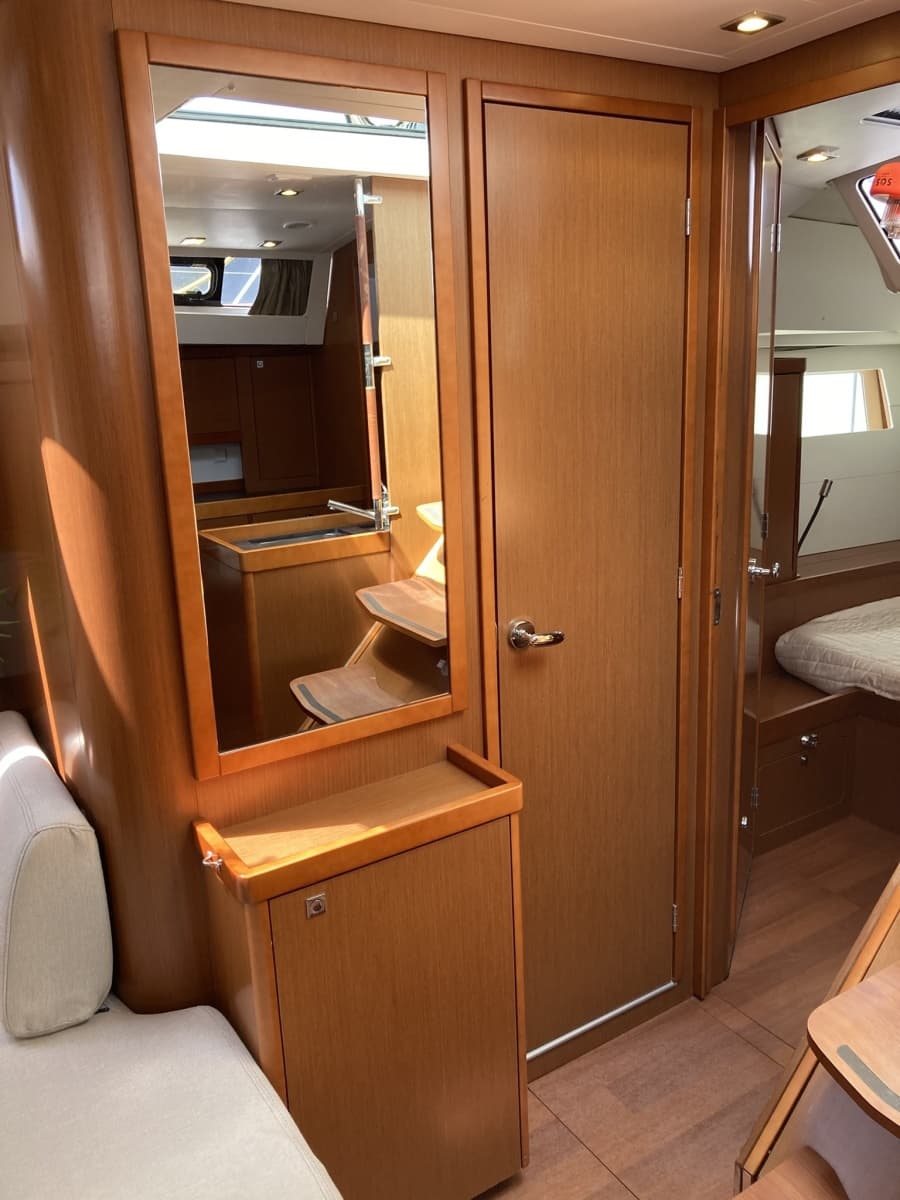 2018 Beneteau Oceanis 48 - Photo 32