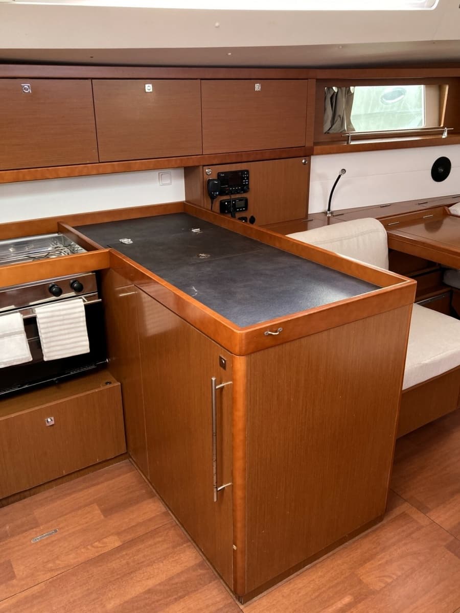 2018 Beneteau Oceanis 48 - Photo 38