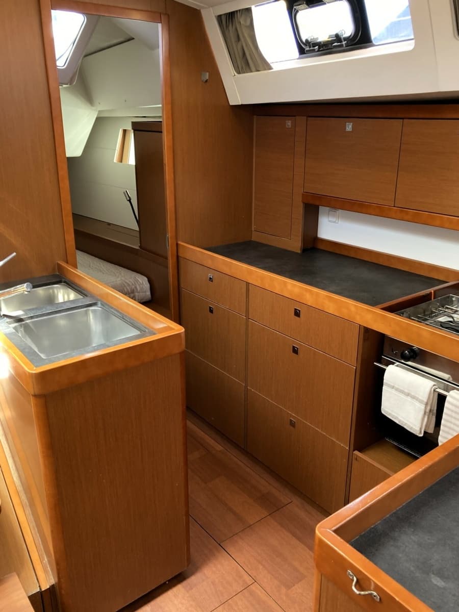 2018 Beneteau Oceanis 48 - Photo 39