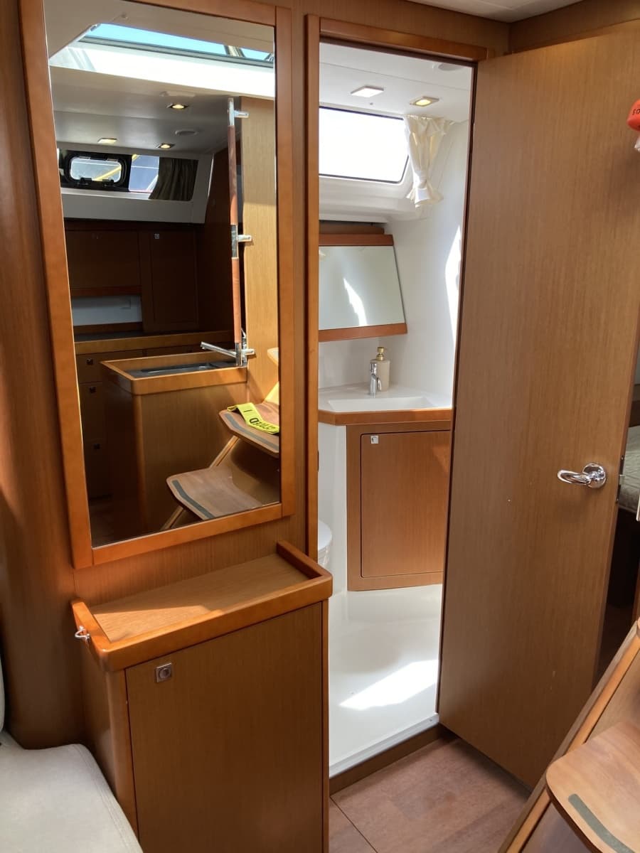 2018 Beneteau Oceanis 48 - Photo 33