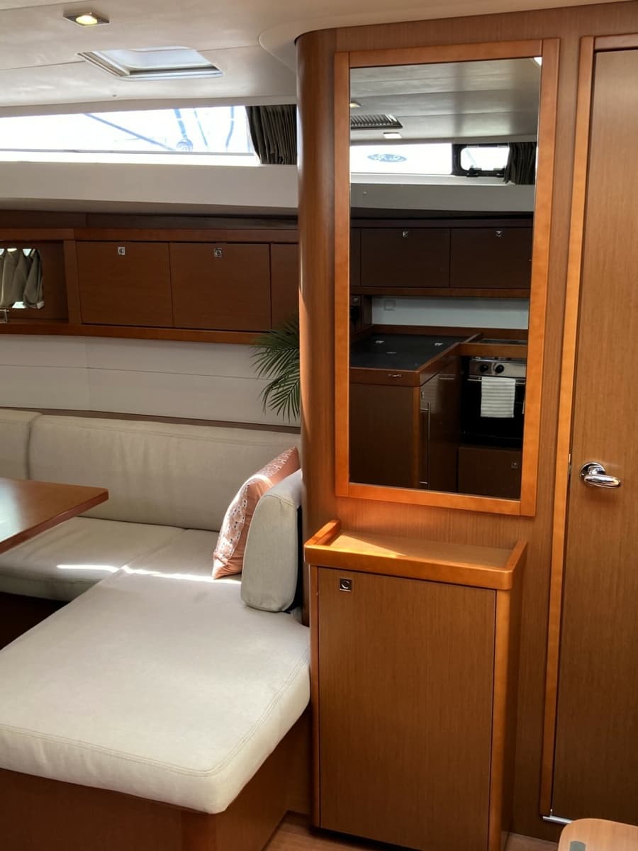 2018 Beneteau Oceanis 48 - Photo 31