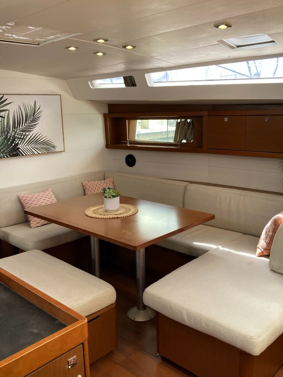 2018 Beneteau Oceanis 48 - Photo 24