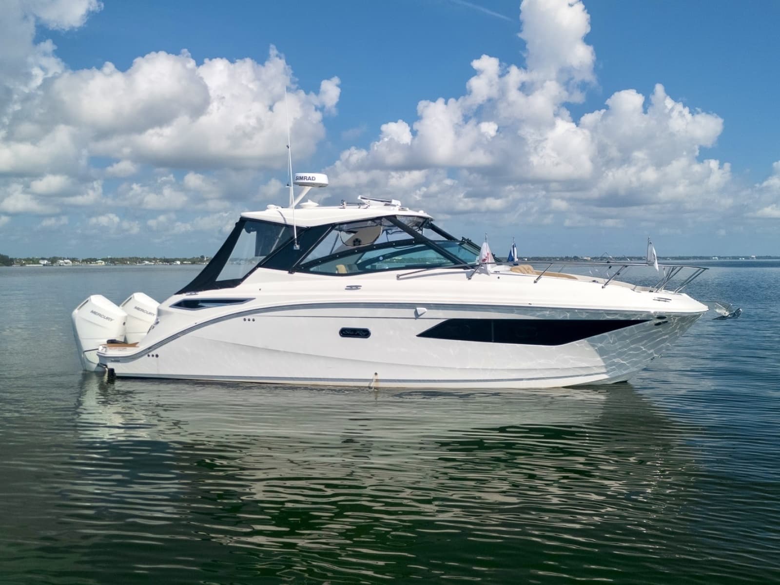 2025 Sea Ray 320 Sundancer - Photo 1