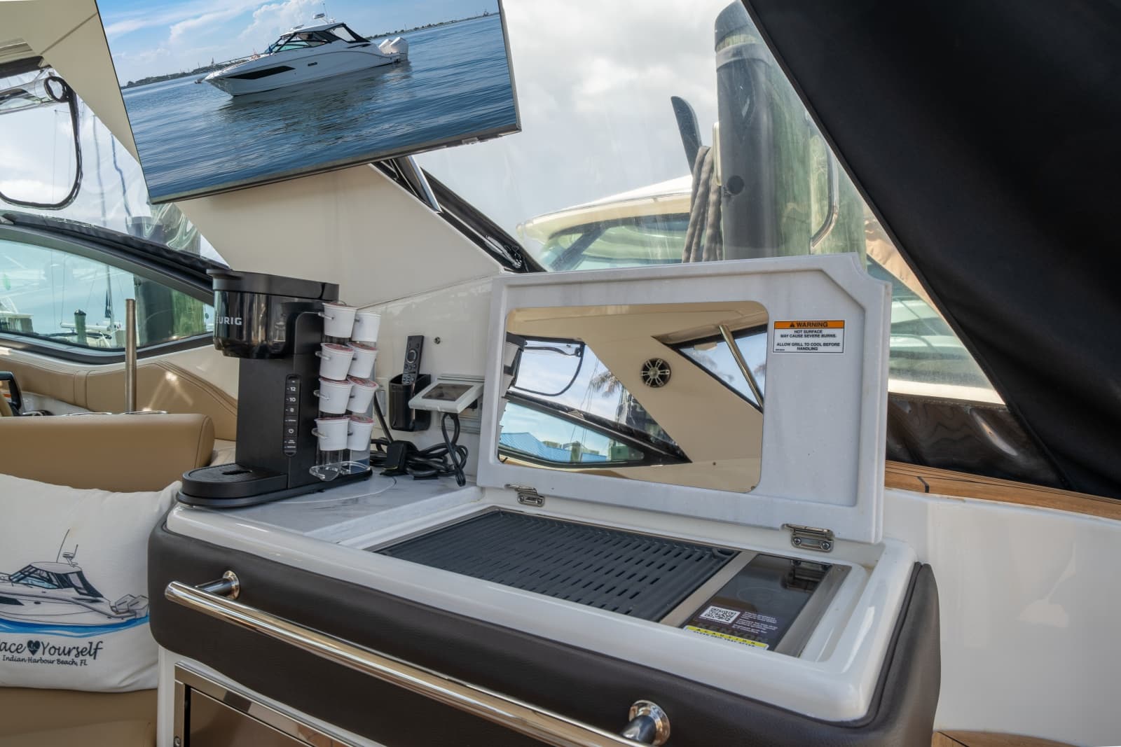2025 Sea Ray 320 Sundancer - Photo 14