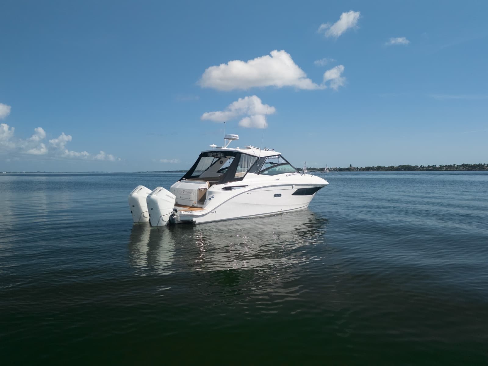 2025 Sea Ray 320 Sundancer - Photo 37