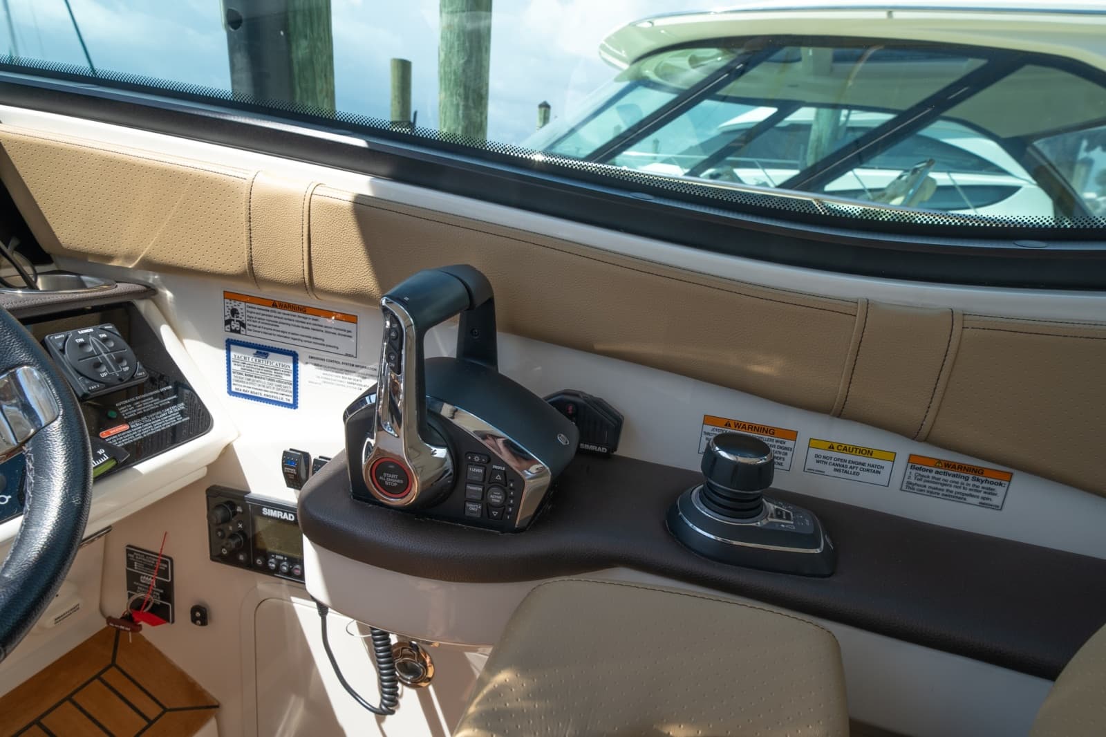 2025 Sea Ray 320 Sundancer - Photo 20