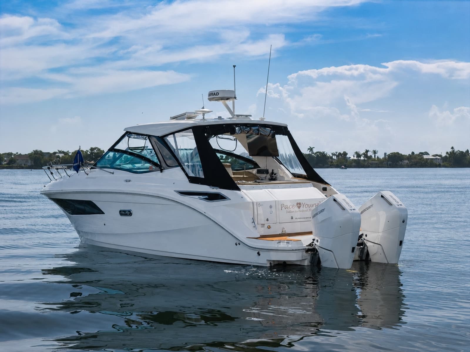 2025 Sea Ray 320 Sundancer - Photo 2