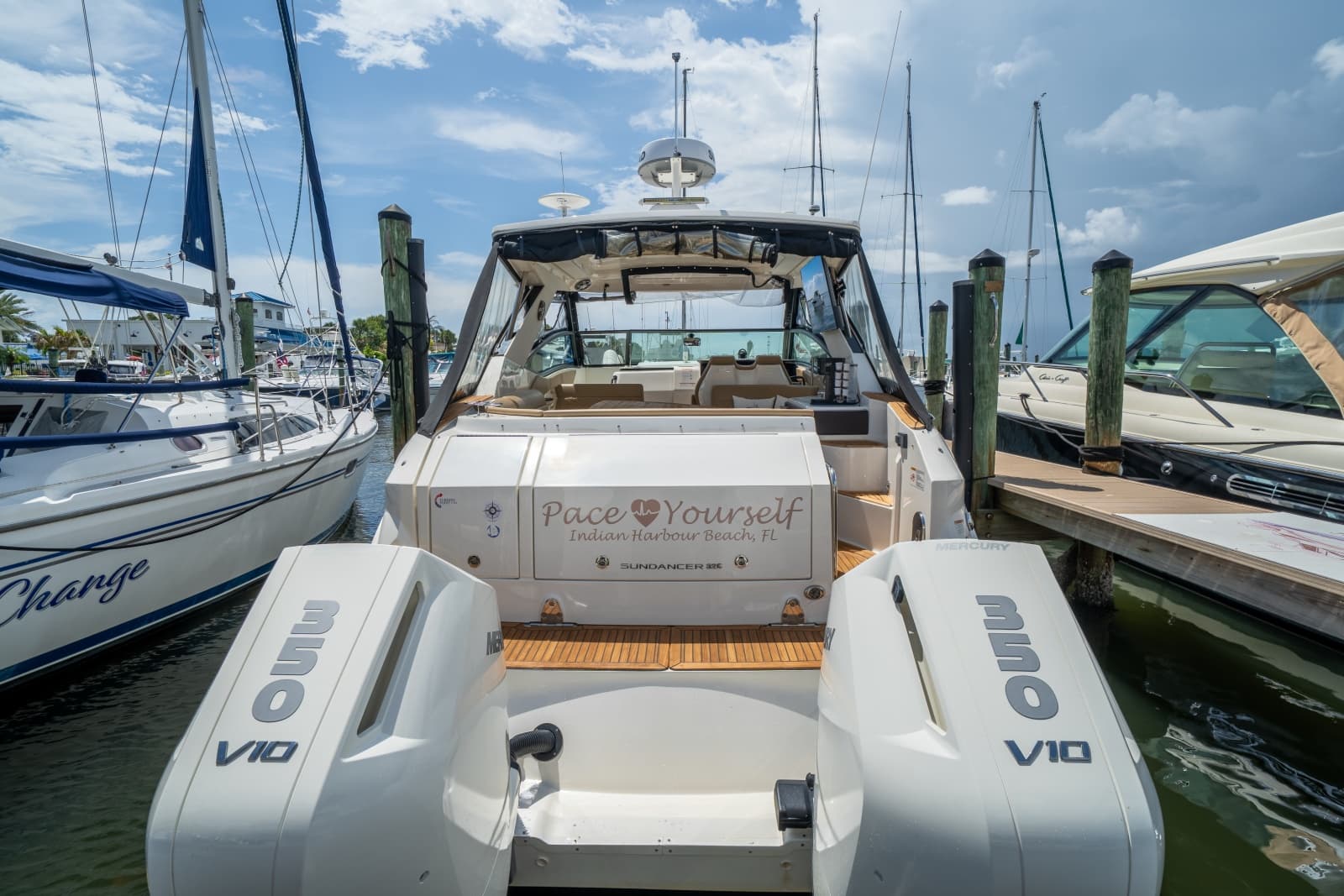 2025 Sea Ray 320 Sundancer - Photo 7