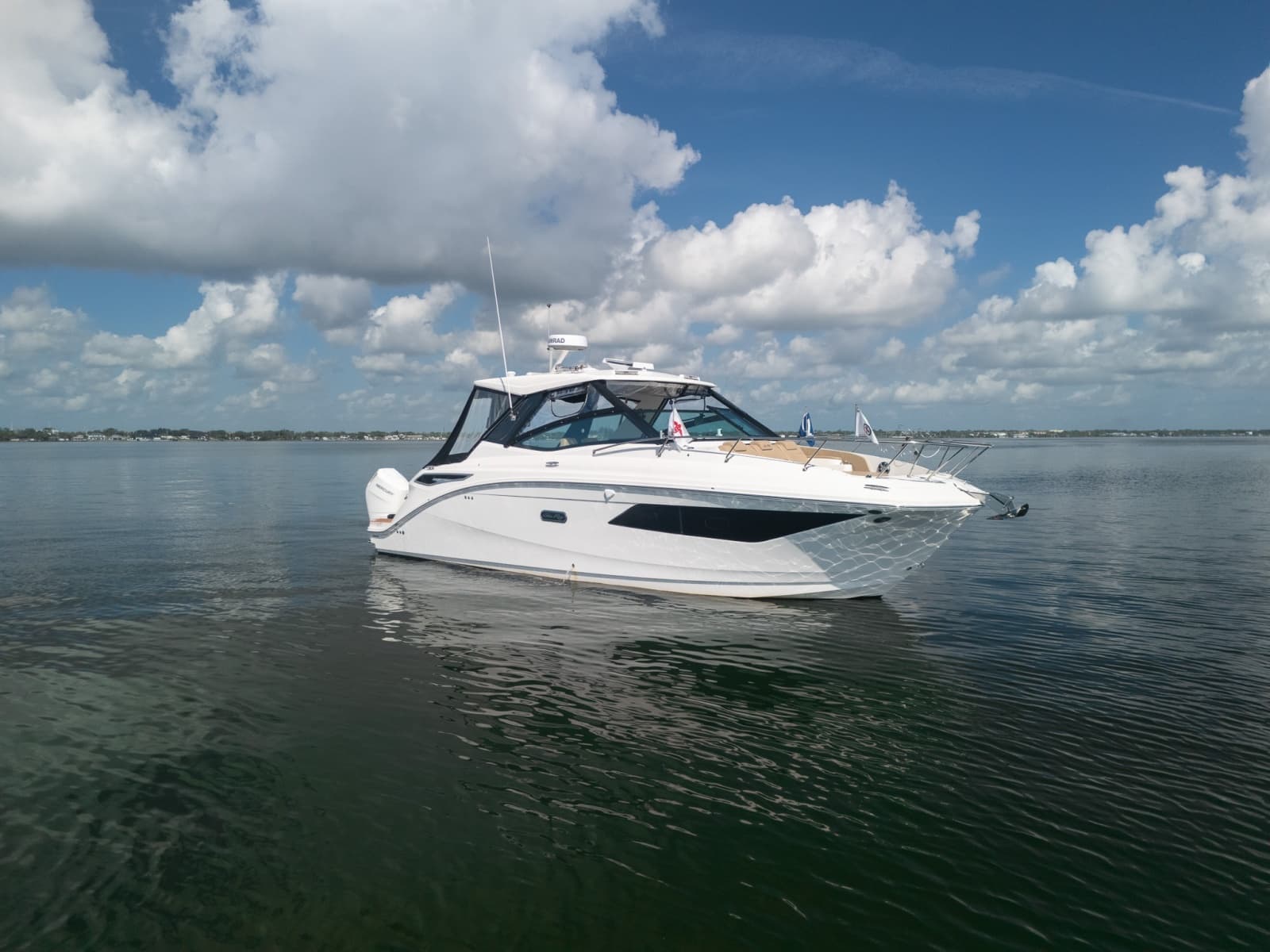 2025 Sea Ray 320 Sundancer - Photo 35