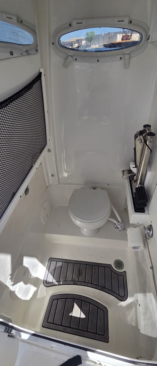 2021 Sea Hunt Escape 27 Center Console - Photo 6