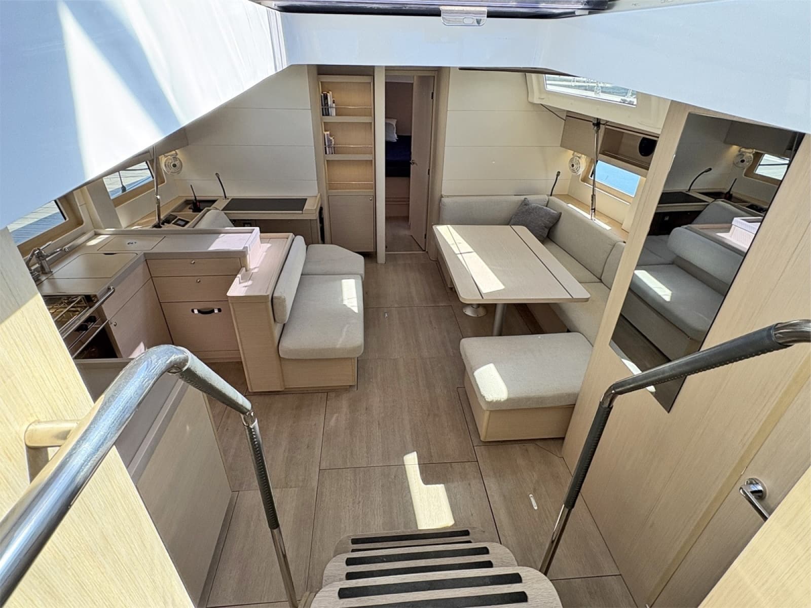 2020 Beneteau Oceanis 51.1 - Photo 14