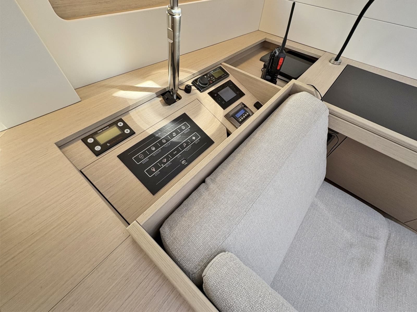 2020 Beneteau Oceanis 51.1 - Photo 24