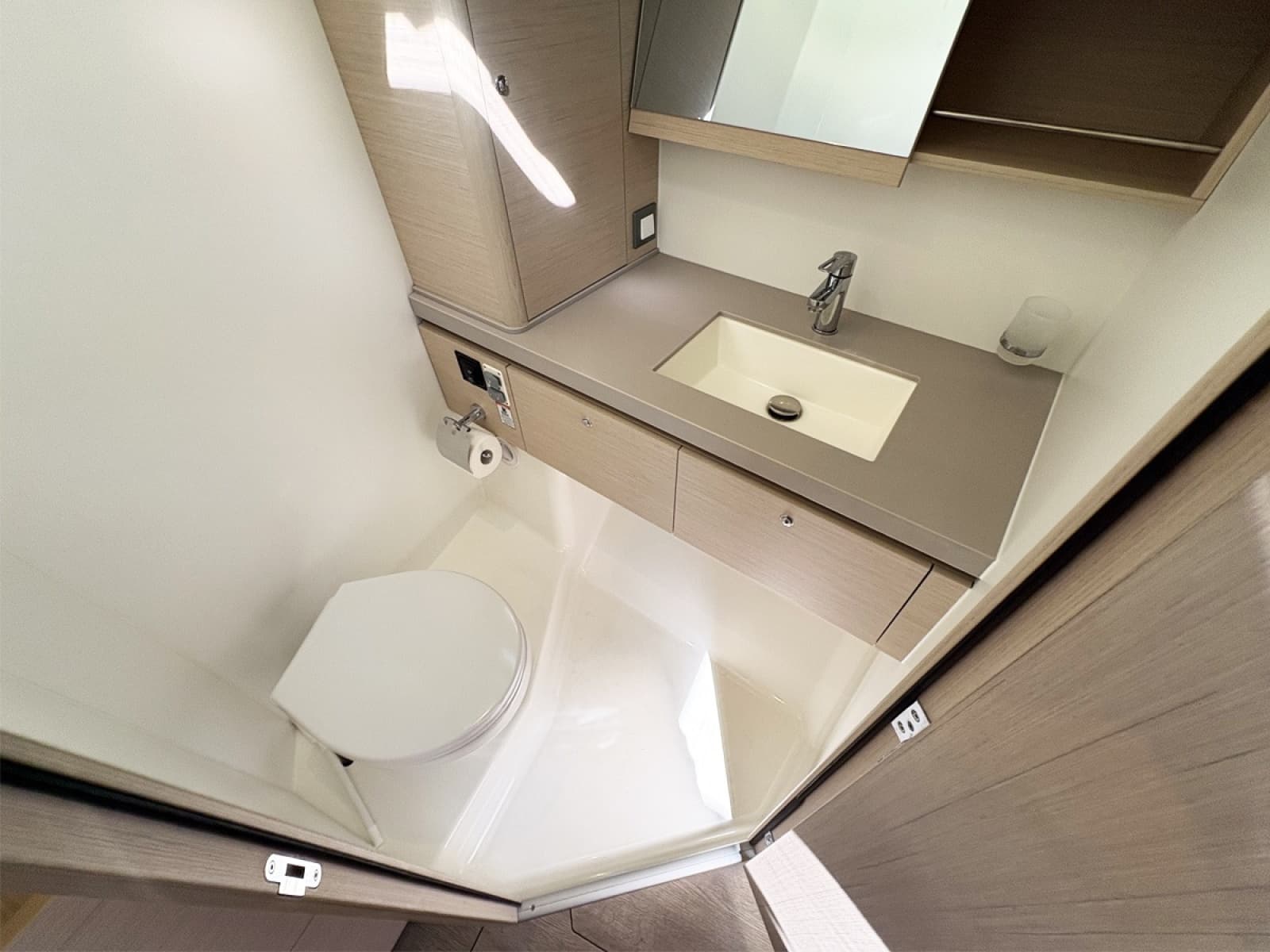 2020 Beneteau Oceanis 51.1 - Photo 35