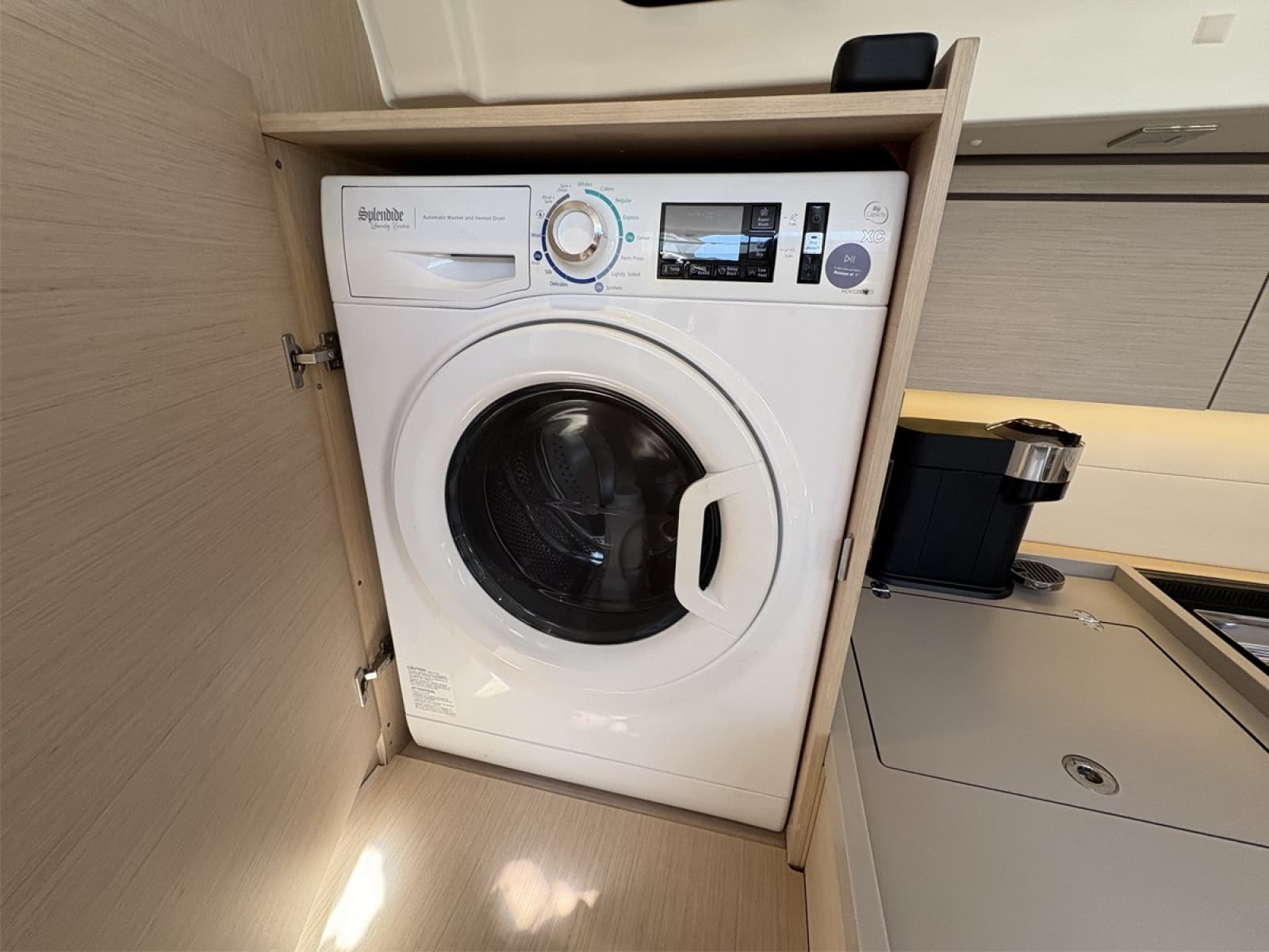 2020 Beneteau Oceanis 51.1 - Photo 39