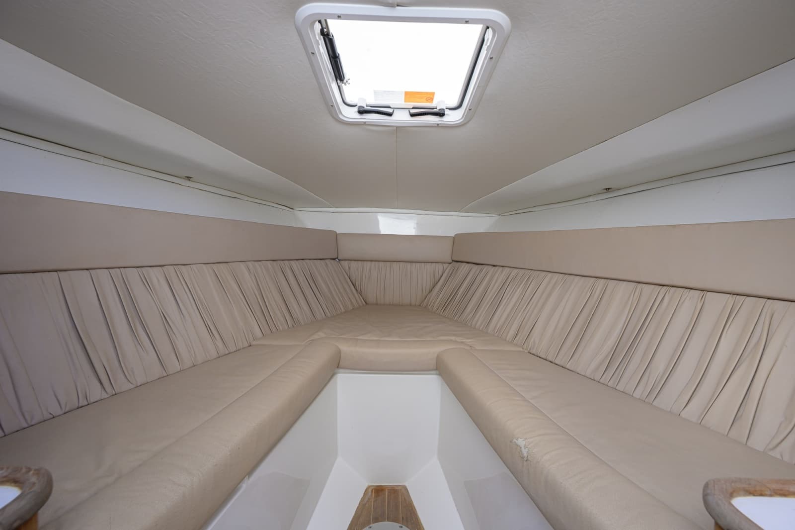 2003 Jupiter 31 Cuddy - Photo 20