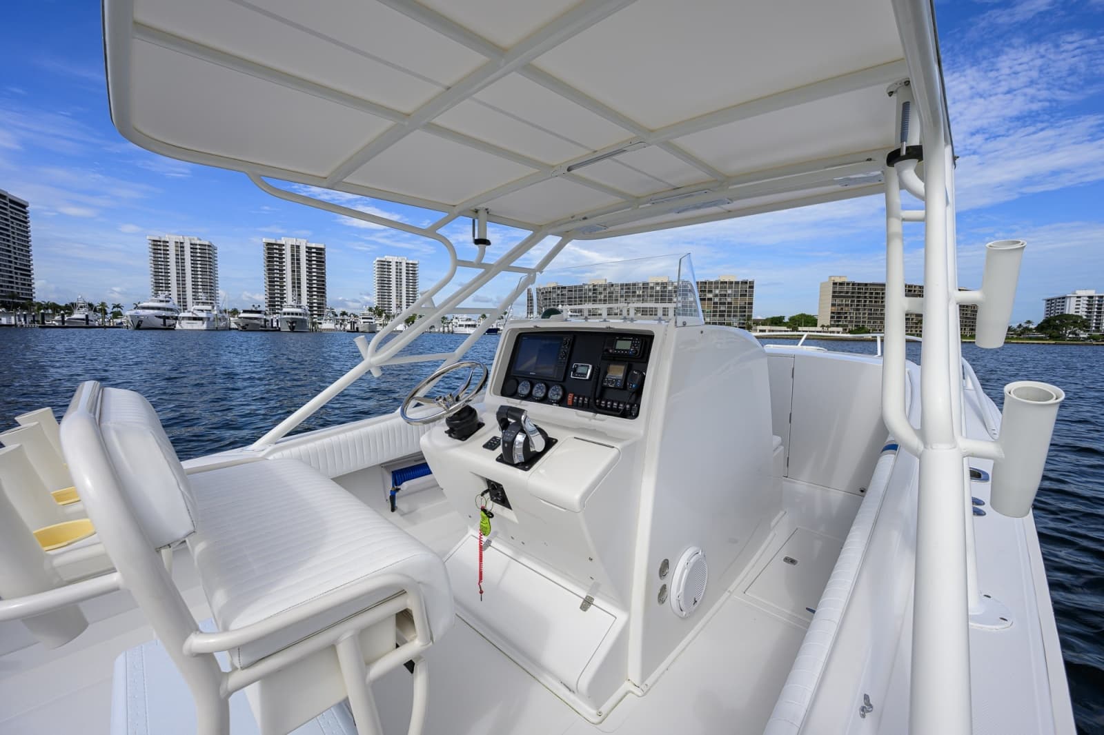2003 Jupiter 31 Cuddy - Photo 6
