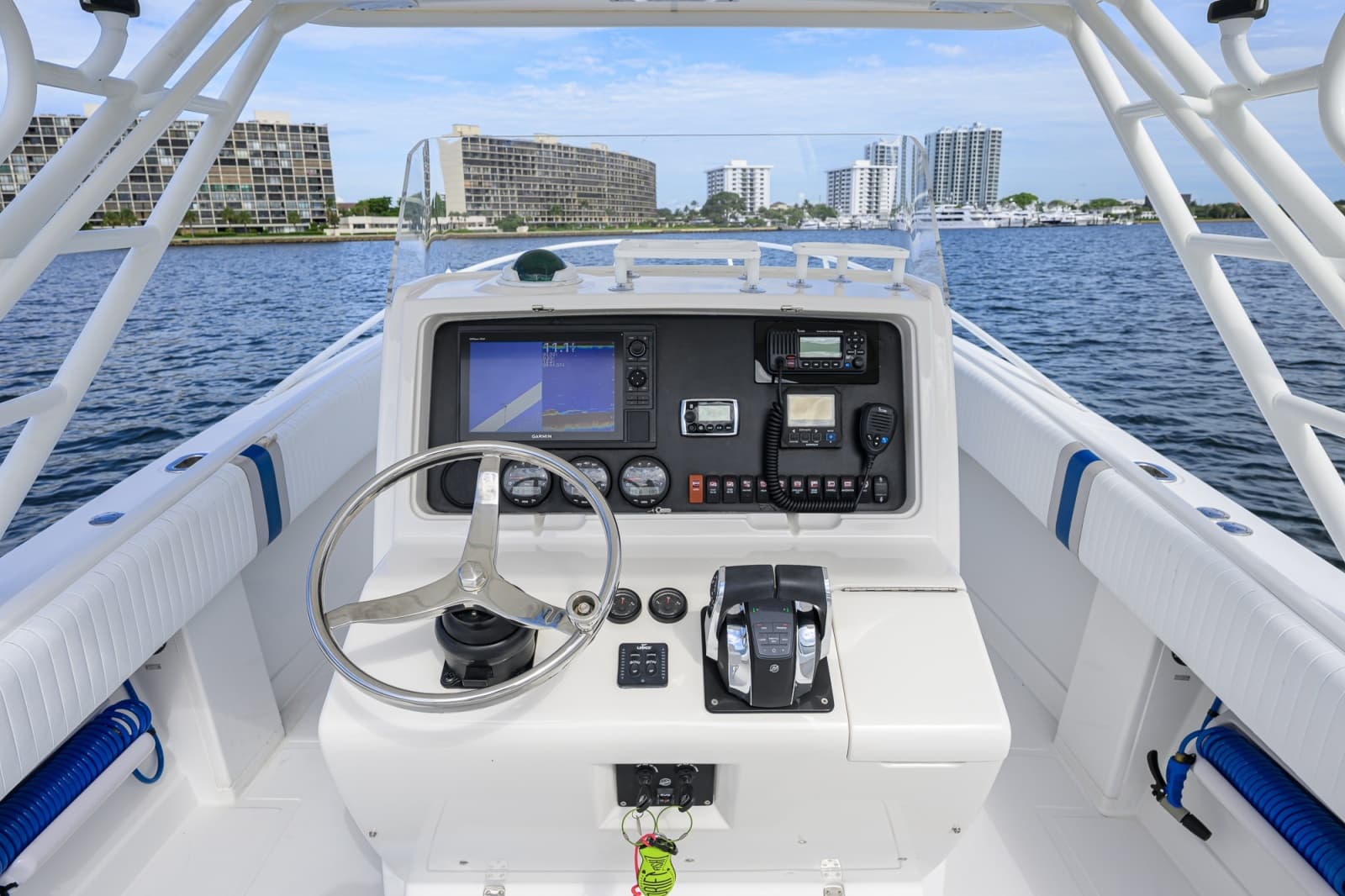 2003 Jupiter 31 Cuddy - Photo 4