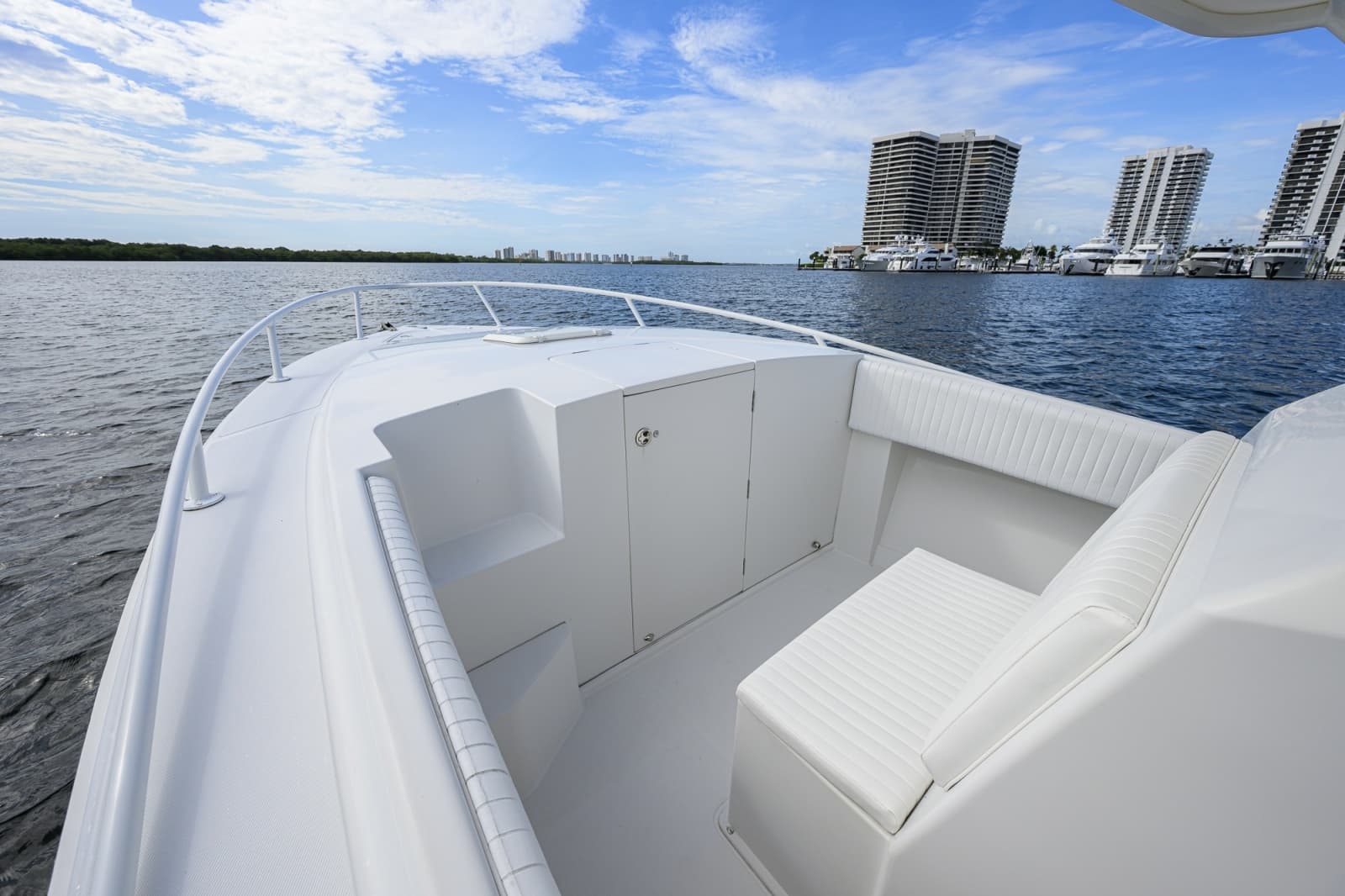 2003 Jupiter 31 Cuddy - Photo 22