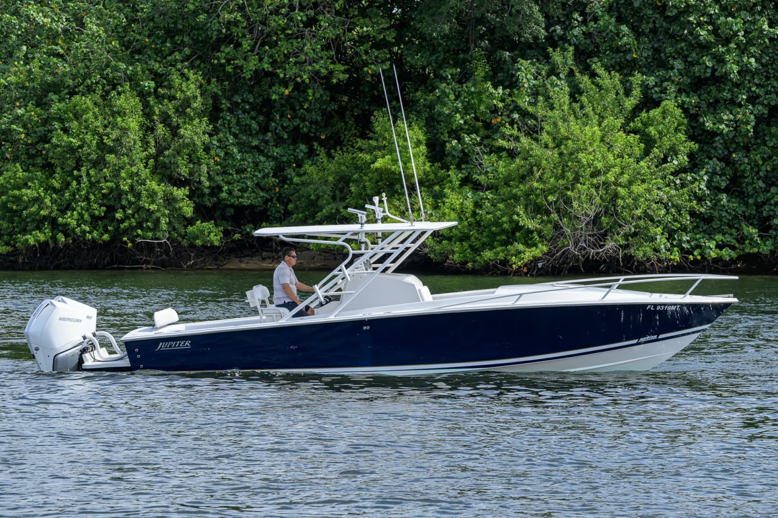 2003 Jupiter 31 Cuddy - Photo 1