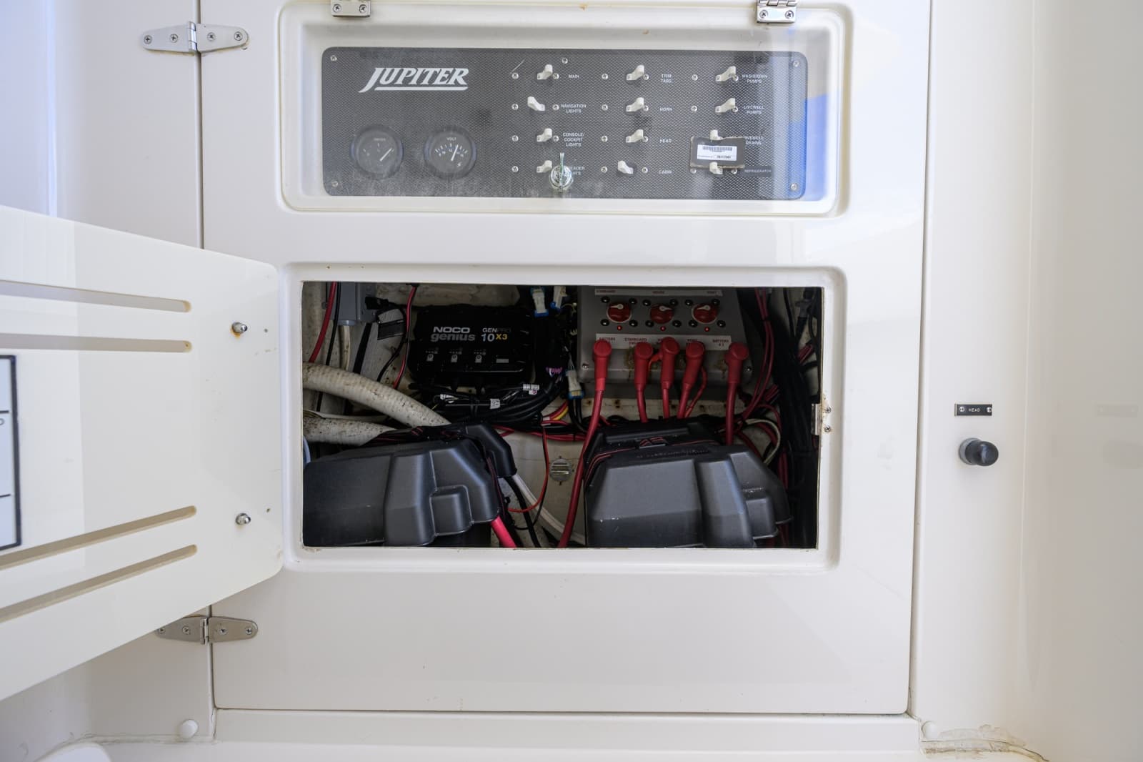 2003 Jupiter 31 Cuddy - Photo 16
