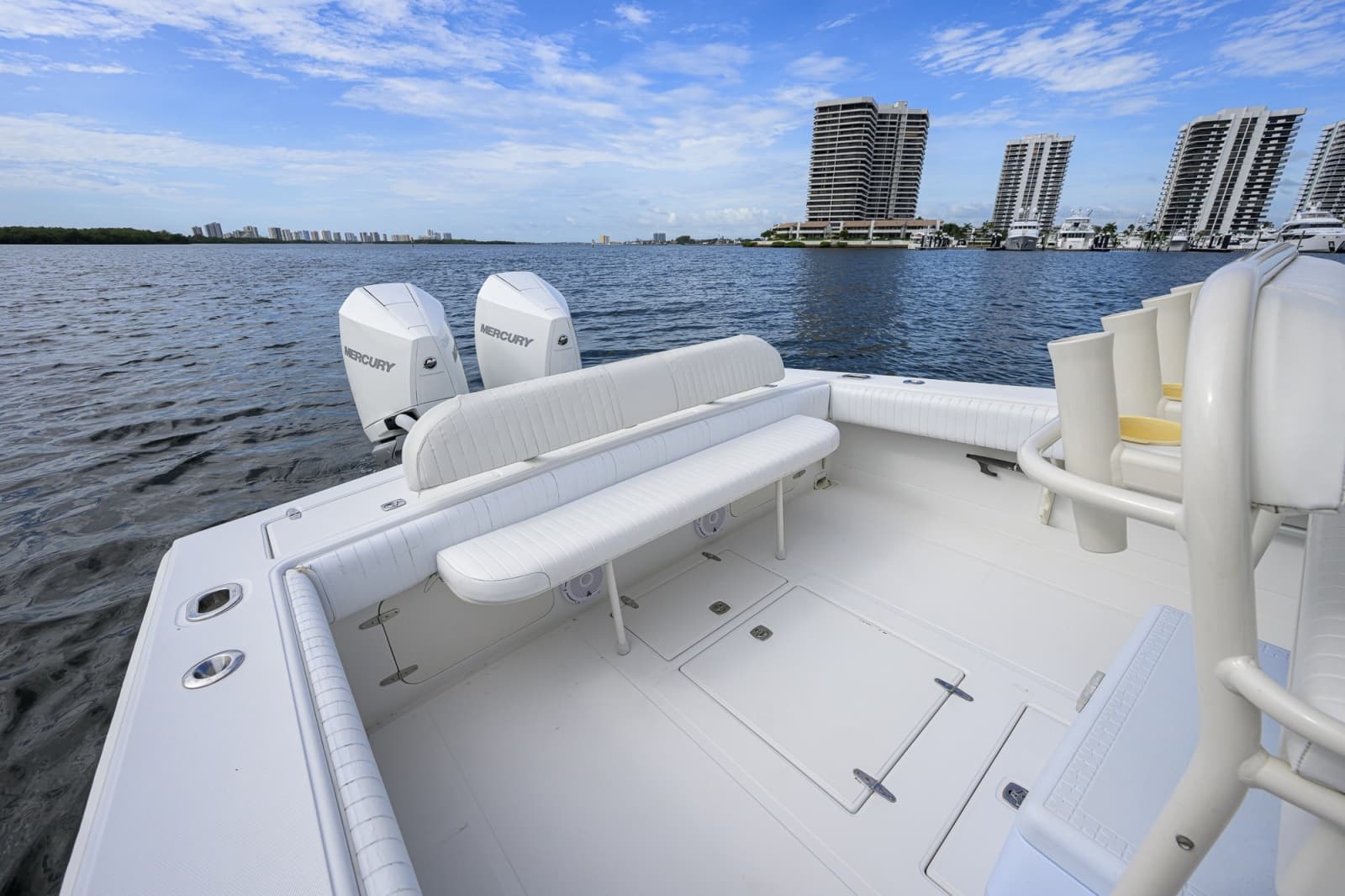 2003 Jupiter 31 Cuddy - Photo 8