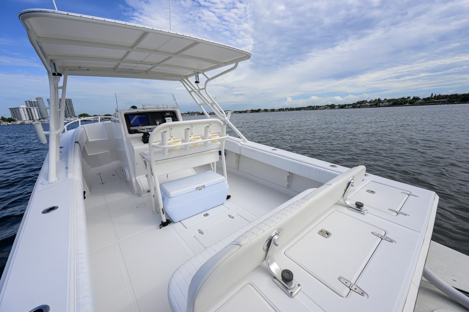 2003 Jupiter 31 Cuddy - Photo 11