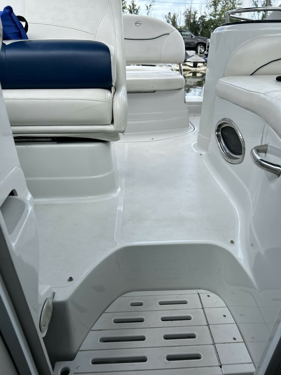 2010 Crownline  - Photo 3