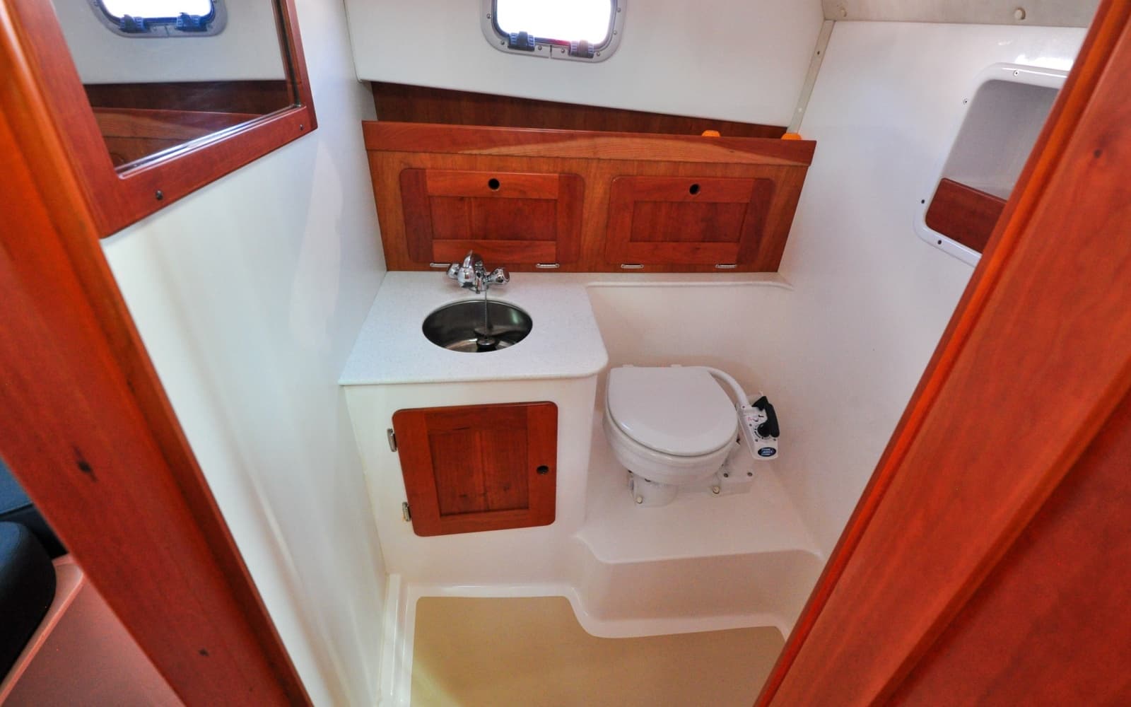 2005 Hunt Surfhunter 29 - Photo 50