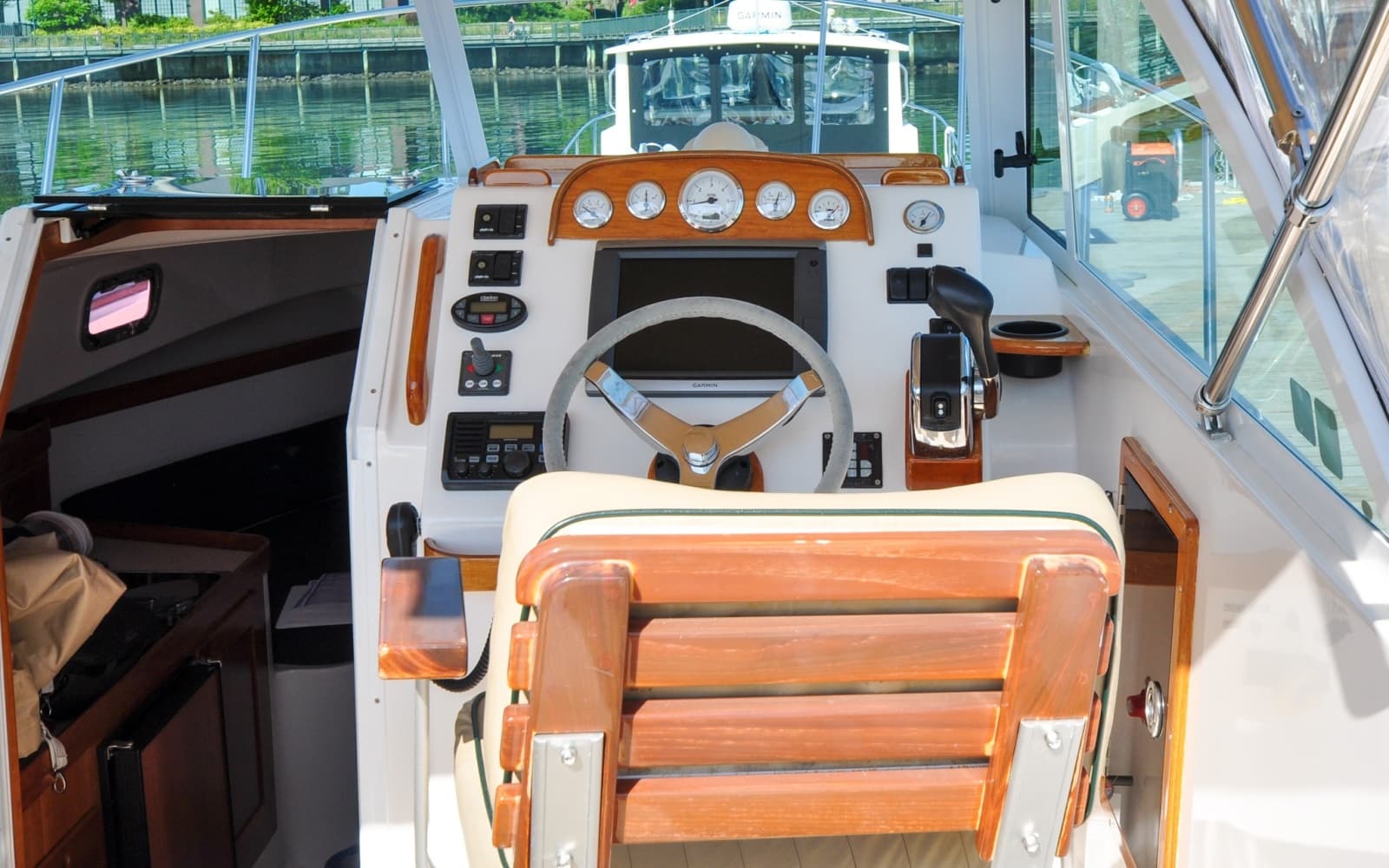 2005 Hunt Surfhunter 29 - Photo 32
